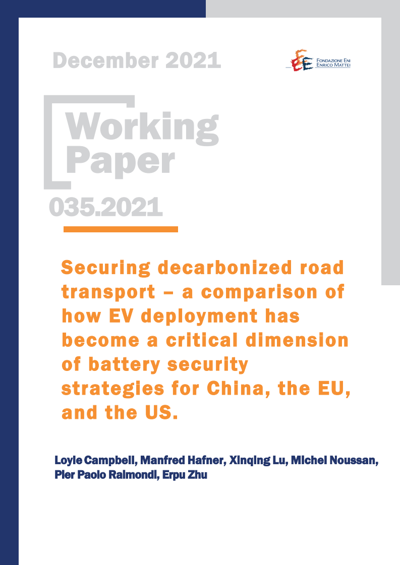 탈탄소화 도로 운송 수단의 확보 : 중국, 유럽연합(EU), 미국의 배터리 안보 전략 내 전기차 보급의 관점 비교 (Securing decarbonized road transport: a comparison of how EV deployment has become a critical dimension of battery security strategies for China, the EU, and the US)